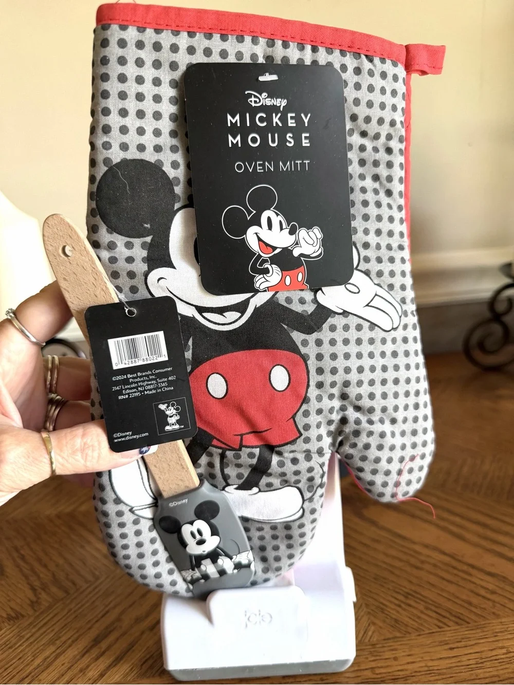 Disney Mickey Mouse 2pc set  Black & white Oven Mitt with silicone spatula NWT